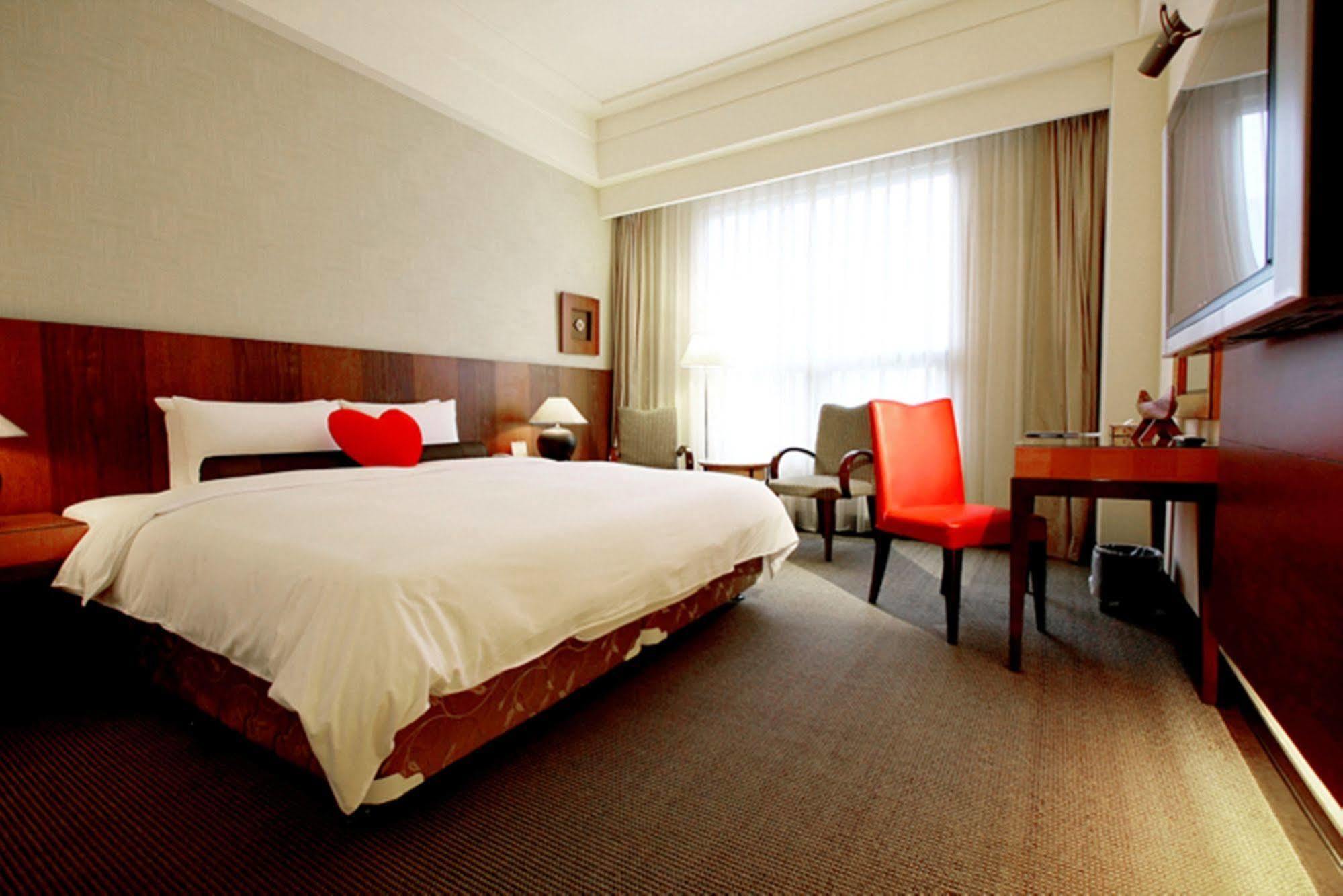 Hotel Les Champs Jiaoxi Buitenkant foto